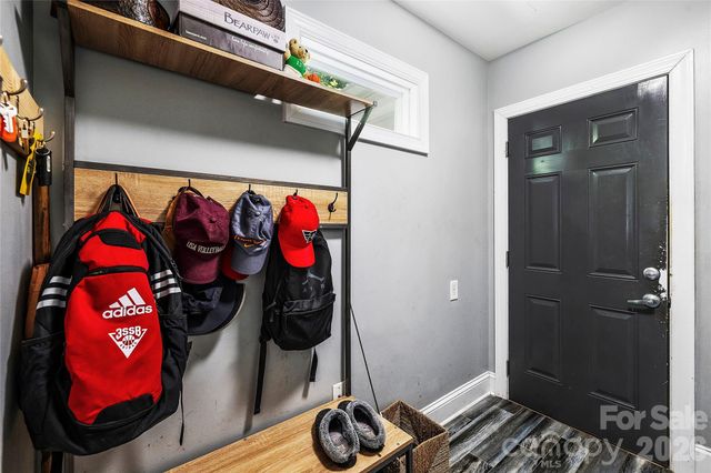 5525 Lancelot Drive, Charlotte, NC 28270