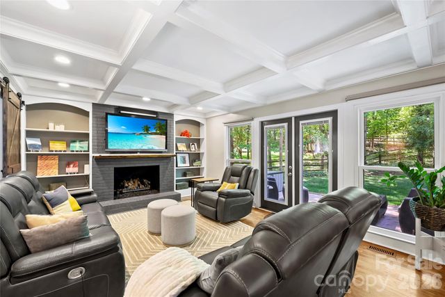 5525 Lancelot Drive, Charlotte, NC 28270
