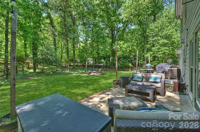 5525 Lancelot Drive, Charlotte, NC 28270