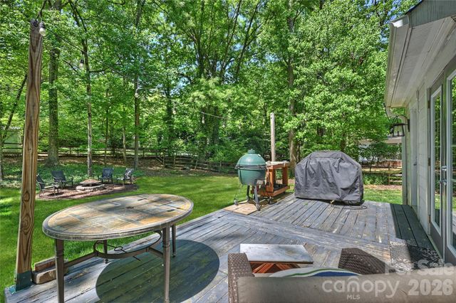 5525 Lancelot Drive, Charlotte, NC 28270