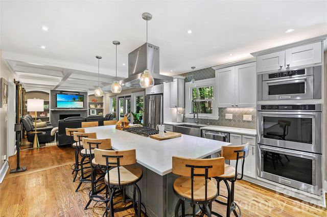 5525 Lancelot Drive, Charlotte, NC 28270