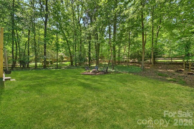 5525 Lancelot Drive, Charlotte, NC 28270