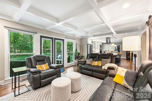 5525 Lancelot Drive, Charlotte, NC 28270