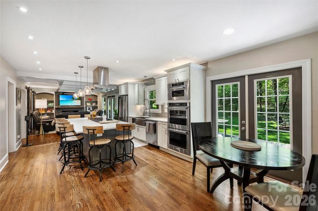 5525 Lancelot Drive, Charlotte, NC 28270