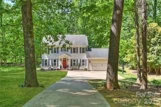 5525 Lancelot Drive, Charlotte, NC 28270