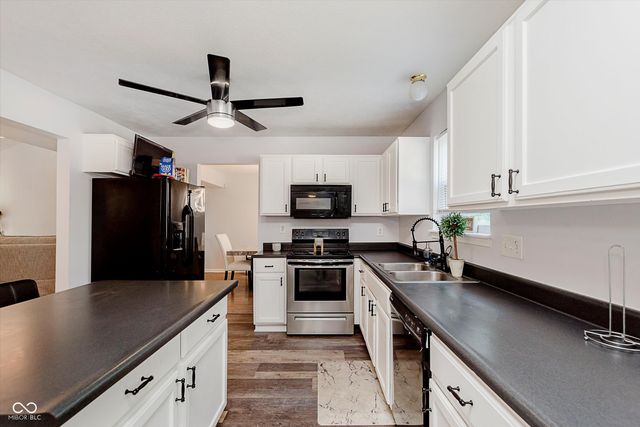 5211 Pike Creek Lane, Indianapolis, IN 46254