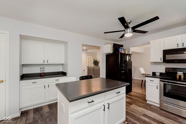 5211 Pike Creek Lane, Indianapolis, IN 46254