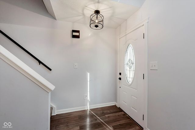5211 Pike Creek Lane, Indianapolis, IN 46254