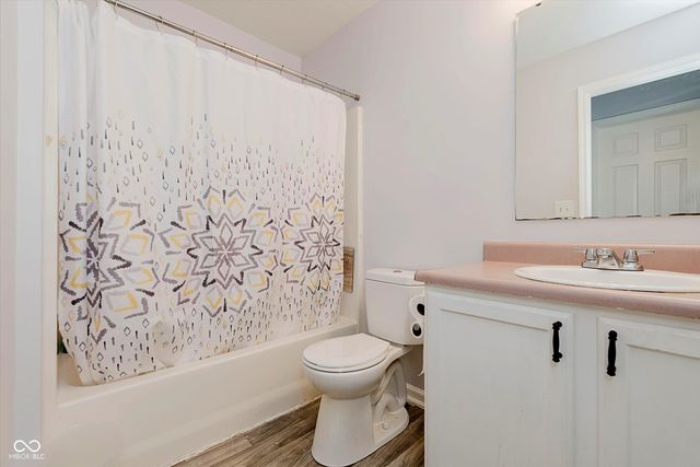 5211 Pike Creek Lane, Indianapolis, IN 46254