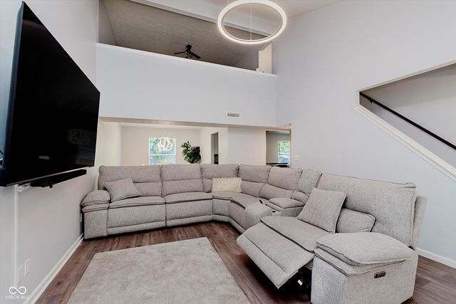 5211 Pike Creek Lane, Indianapolis, IN 46254