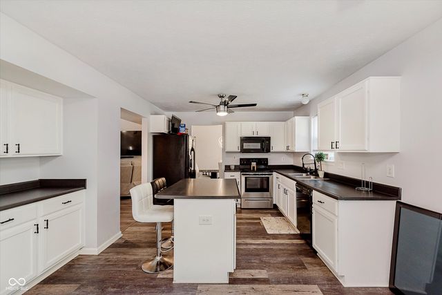5211 Pike Creek Lane, Indianapolis, IN 46254