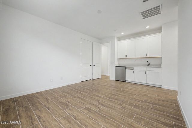 8042 W GRANADA Road, Phoenix, AZ 85035