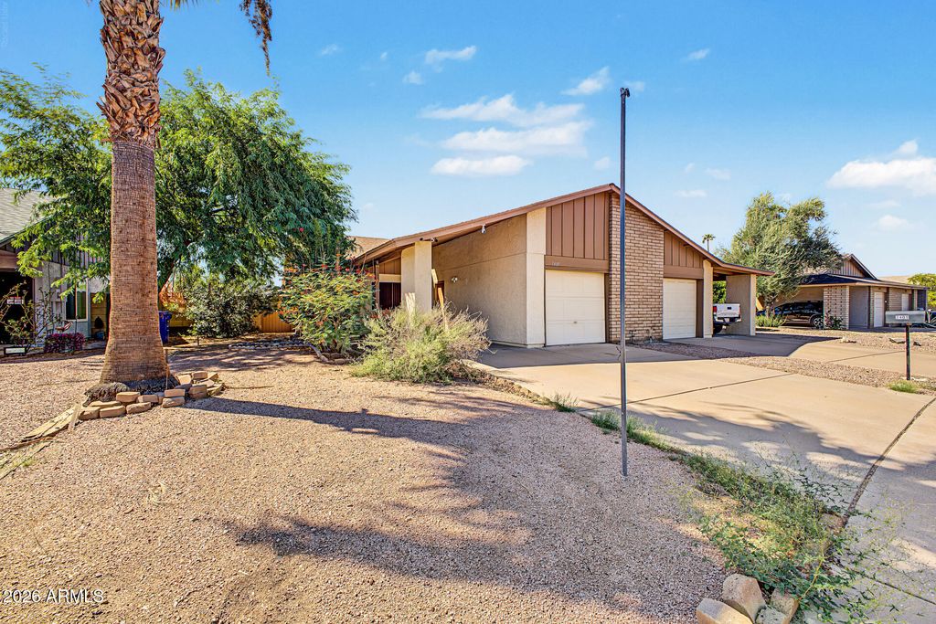2409 W KILAREA Avenue, Mesa, AZ 85202 — photo 2