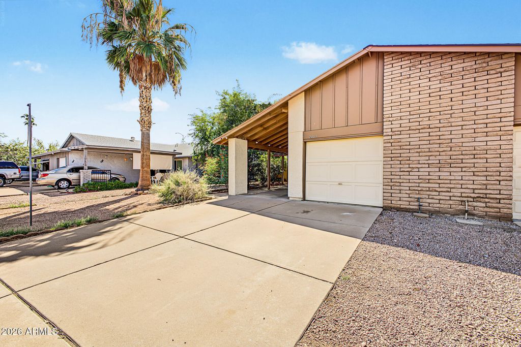 2409 W KILAREA Avenue, Mesa, AZ 85202 — photo 4