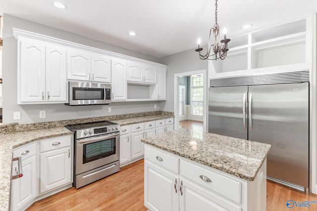 4404 Hidden Lake Drive, Owens Cross Roads, AL 35763