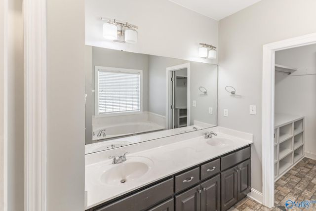 4404 Hidden Lake Drive, Owens Cross Roads, AL 35763