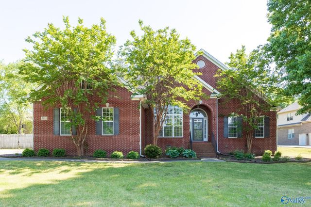 4404 Hidden Lake Drive, Owens Cross Roads, AL 35763