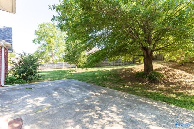 4404 Hidden Lake Drive, Owens Cross Roads, AL 35763