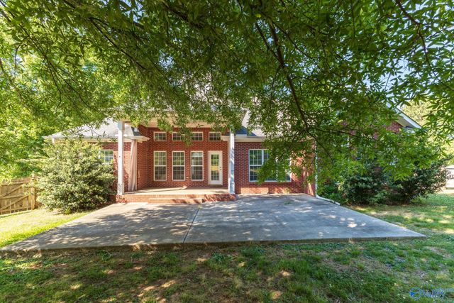 4404 Hidden Lake Drive, Owens Cross Roads, AL 35763