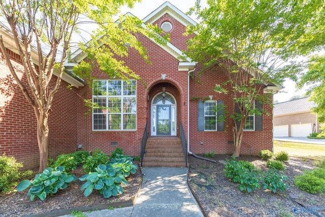 4404 Hidden Lake Drive, Owens Cross Roads, AL 35763