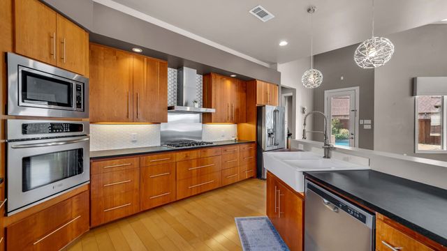 1401 Long And Winding Road, Mansfield, TX 76063