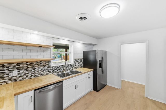 107 Suttles Ave, San Marcos, TX 78666