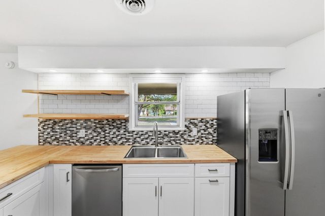 107 Suttles Ave, San Marcos, TX 78666