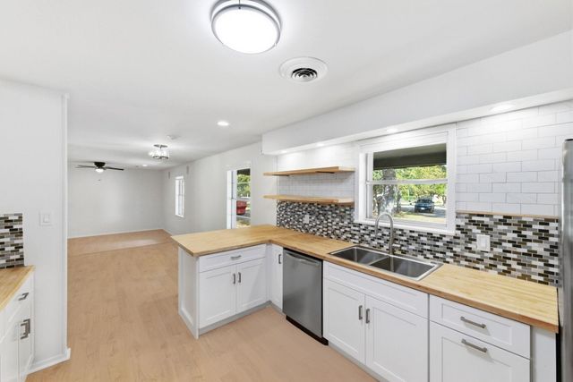 107 Suttles Ave, San Marcos, TX 78666