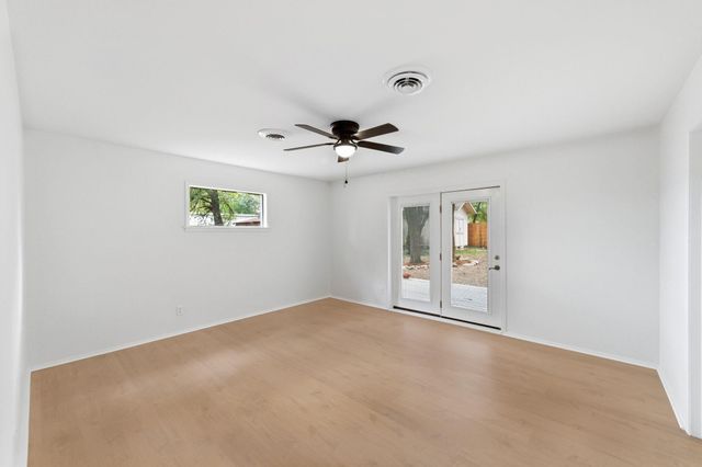 107 Suttles Ave, San Marcos, TX 78666