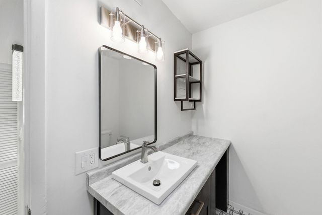 107 Suttles Ave, San Marcos, TX 78666