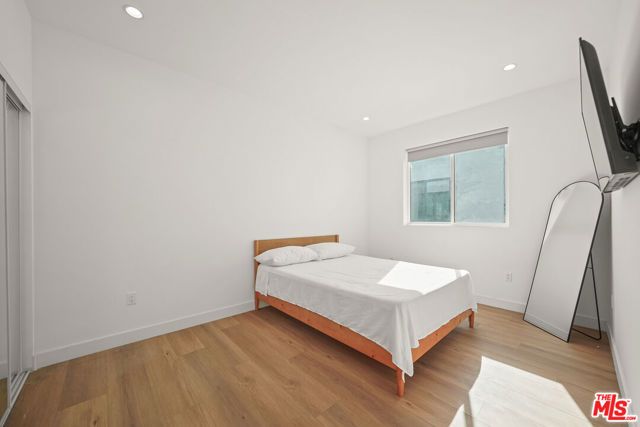 13694 Erwin Street A, Van Nuys (los Angeles), CA 91401