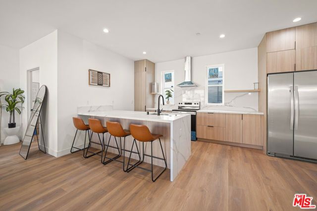 13694 Erwin Street A, Van Nuys (los Angeles), CA 91401