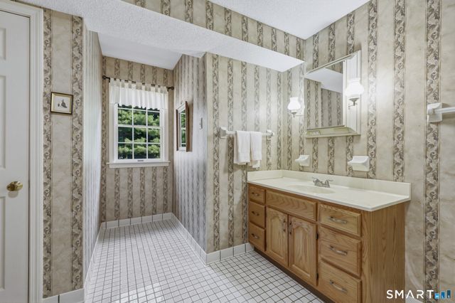 55 Dartmoor Road 55, Enfield, CT 06082