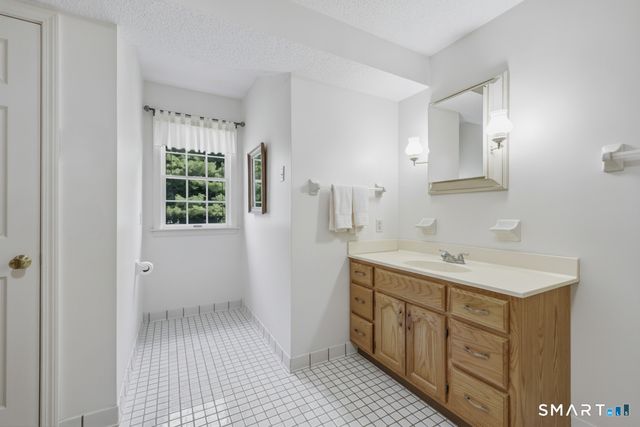 55 Dartmoor Road 55, Enfield, CT 06082