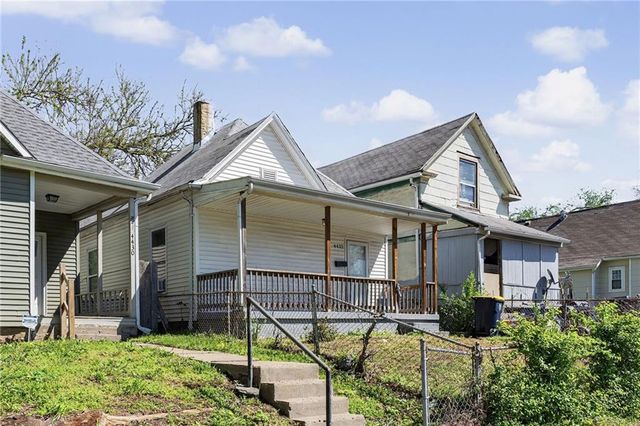 4432 E 10th Street, Kansas City, MO 64127