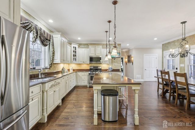 1 Majestic Woods Drive, Monroe, NJ 08831