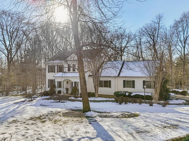 1 Majestic Woods Drive, Monroe, NJ 08831