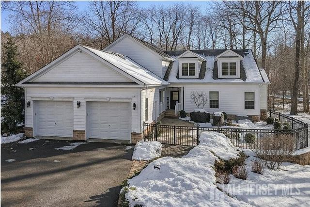 1 Majestic Woods Drive, Monroe, NJ 08831