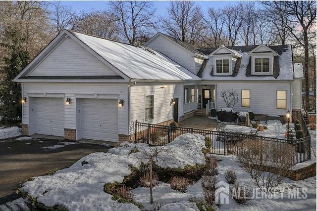 1 Majestic Woods Drive, Monroe, NJ 08831