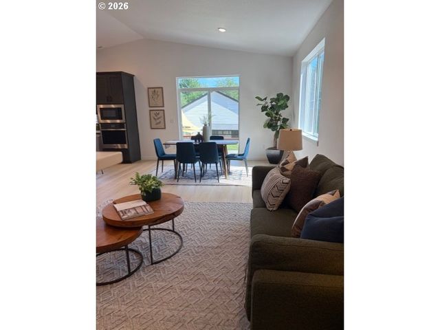 17255 Sw ATFALATI Ln Sw, Sherwood, OR 97140