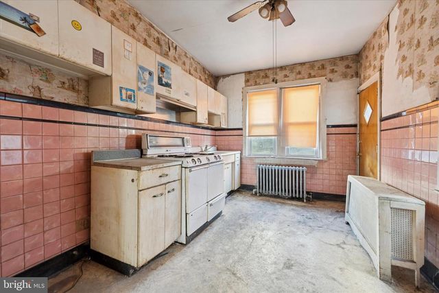 1810 S SARTAIN ST, Philadelphia, PA 19148