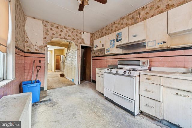 1810 S SARTAIN ST, Philadelphia, PA 19148