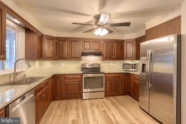 121 CEDAR ST, Lebanon, PA 17042