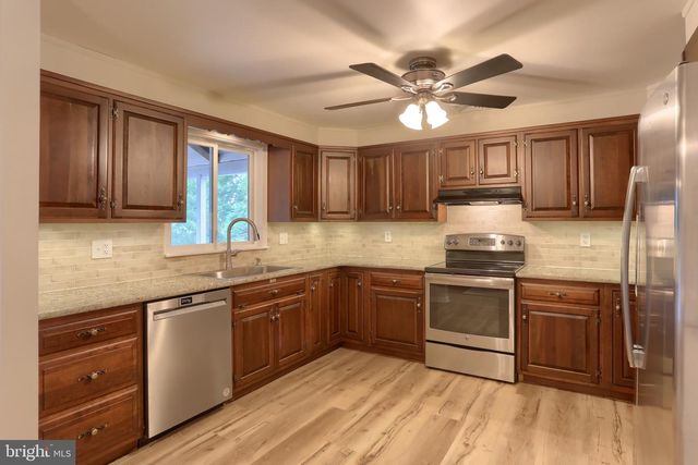 121 CEDAR ST, Lebanon, PA 17042