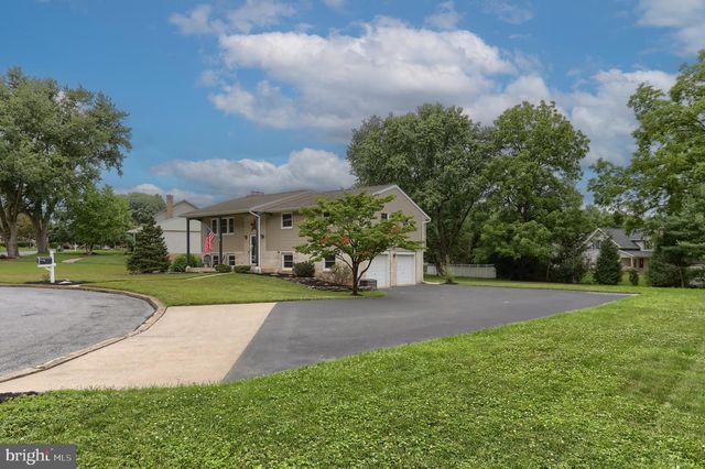 121 CEDAR ST, Lebanon, PA 17042