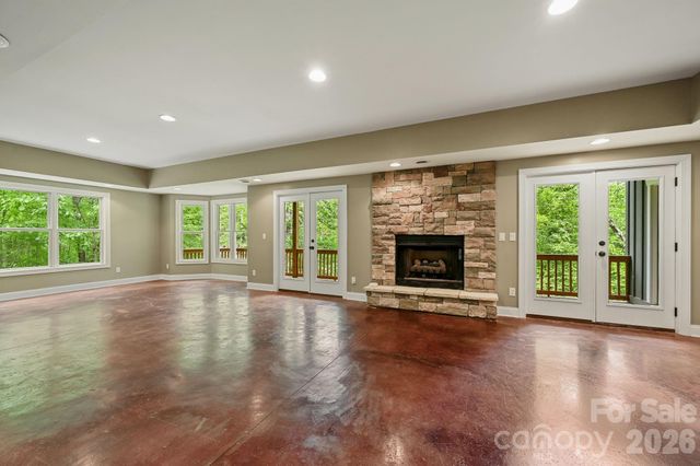 314 Woodland Drive, Swannanoa, NC 28778