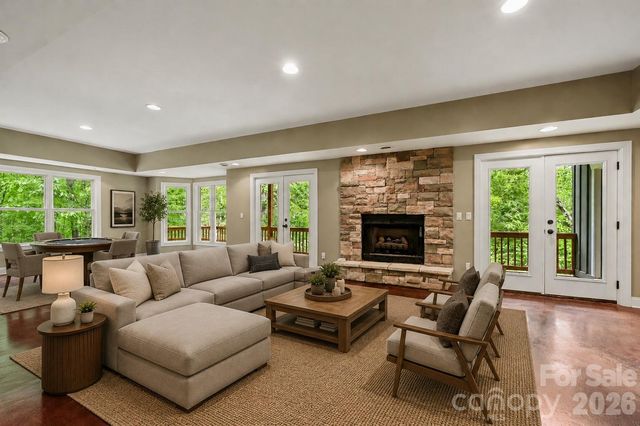 314 Woodland Drive, Swannanoa, NC 28778