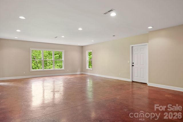 314 Woodland Drive, Swannanoa, NC 28778