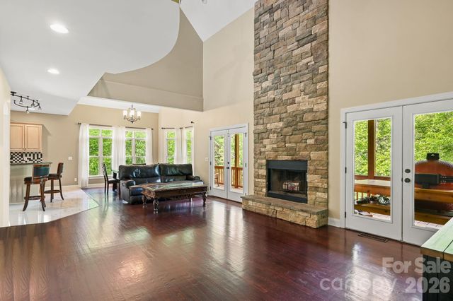 314 Woodland Drive, Swannanoa, NC 28778