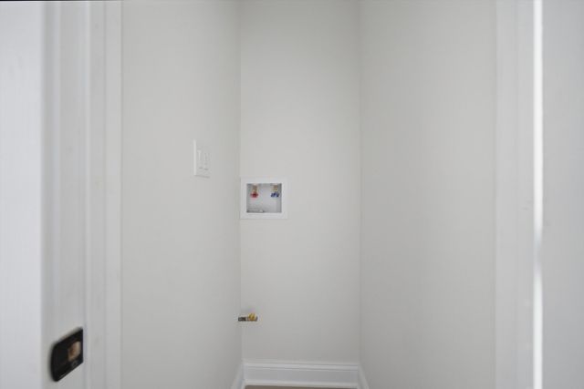 7914 S Essex Avenue, Chicago, IL 60617